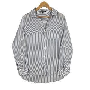 VELVET HEART STRIPED BUTTON‑UP SHIRT – WOMEN’S MEDIUM – LIGHT GRAY/WHITE
